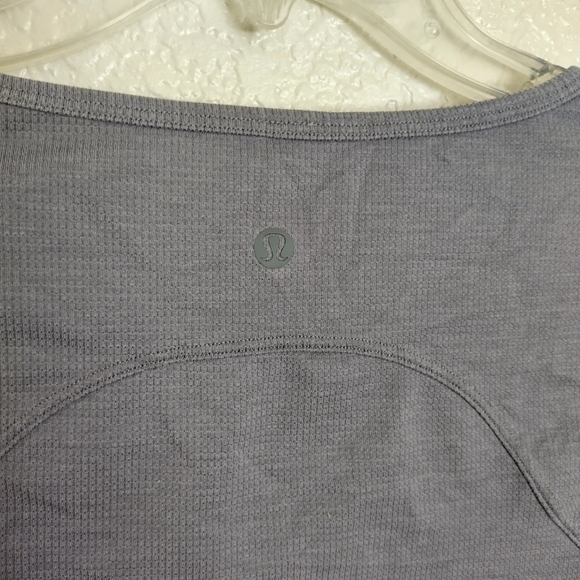 Lululemon Cropped Henley Long Sleeve Heathered Asphalt Grey Crop Top sz 10 - Picture 6 of 6